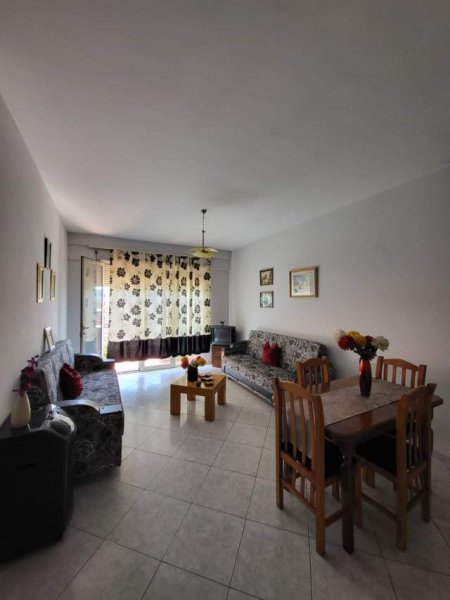 Tirane, jepet me qera 70 m² 400 Euro (DonBosko)