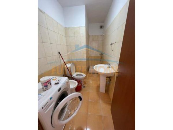 Tirane, jepet me qera apartament 1+1 Kati 3, 88 m² 320 Euro (Misto Mame)