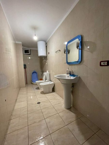 Tirane, jepet me qera apartament 2+1+BLK Kati 4, 95 m² 550 Euro (Rruga e Kavajes)