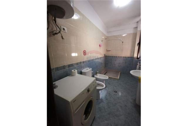 Tirane, jepet me qera apartament 2+1+A+BLK Kati 2, 100 m² 450 Euro (Rruga Him Kolli)