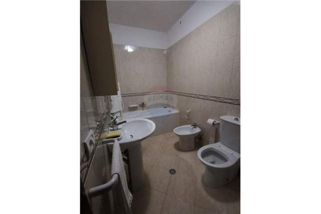 Tirane, jepet me qera apartament 2+1+A+BLK Kati 2, 100 m² 450 Euro (Rruga Him Kolli)