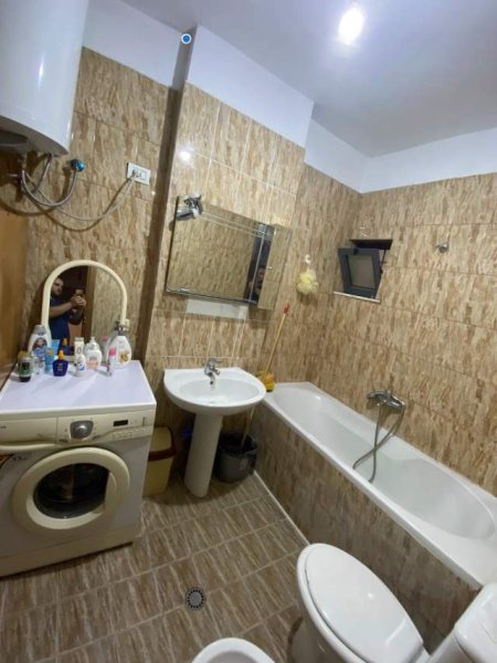 Tirane, jepet me qera apartament 2+1+BLK Kati 4, 120 m² 550 Euro (prane Kishes Katolike)