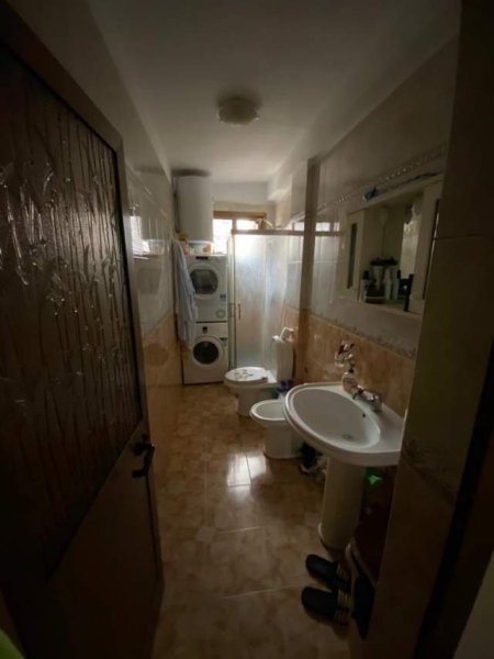 Tirane, jepet me qera apartament 2+1+A+BLK Kati 5, 90 m² 500 Euro (rruga fortuzi)