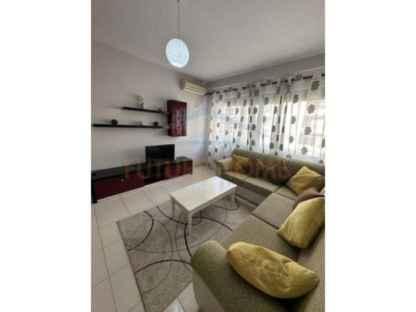 Tirane, jepet me qera apartament 4+1 Kati 4, 72 m² 400 Euro (Unaza e Re)
