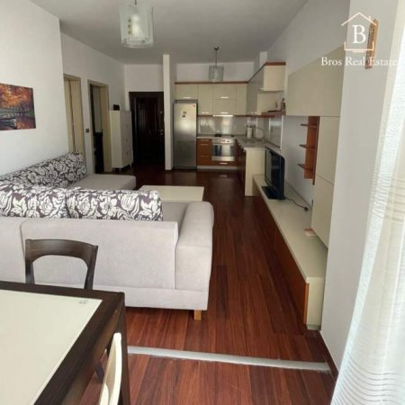 Tirane, jepet me qera apartament 1+1 Kati 4, 60 m² 60.000 Leke (Afer Kika2)