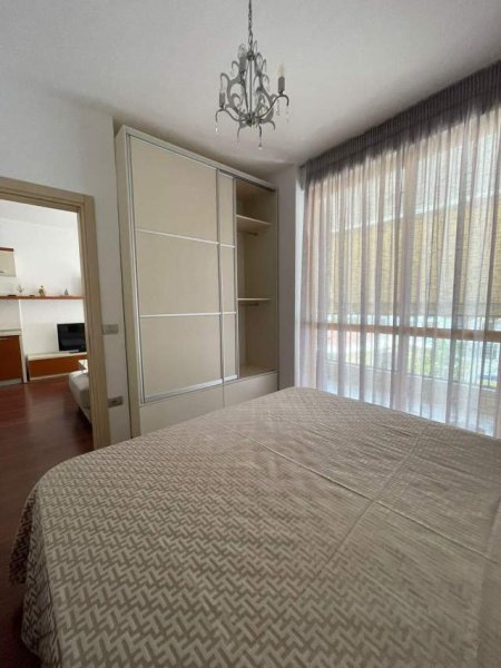Tirane, jepet me qera apartament 1+1 Kati 4, 60 m² 60.000 Leke (Afer Kika2)