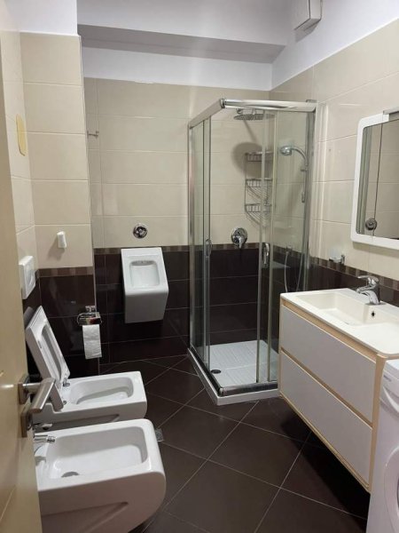 Tirane, jepet me qera apartament 1+1 Kati 4, 60 m² 60.000 Leke (Afer Kika2)