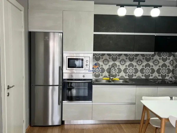 Tirane, jepet me qera apartament 1+1+Ballkon Kati 2, 78 m² 780 € 