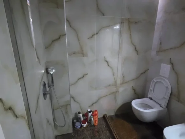 Tirane, shitet apartament 3+1 , 145 m² 299.000 € (selvia)