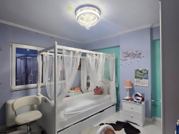 Tirane, shitet apartament 3+1 , 145 m² 299.000 € (selvia)
