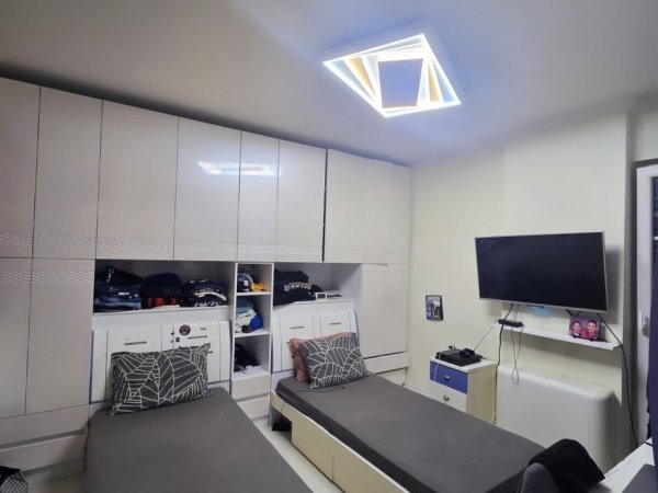 Tirane, shitet apartament 3+1 , 145 m² 299.000 € (selvia)