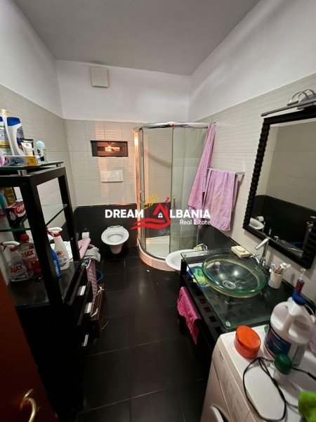 Tirane, jepet me qera apartament 2+1 , 130 m² 700 € (ne Don Bosko, prane Bar Artistit)