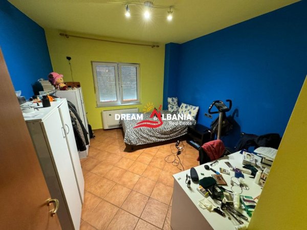 Tirane, jepet me qera apartament 2+1 , 130 m² 700 € (ne Don Bosko, prane Bar Artistit)