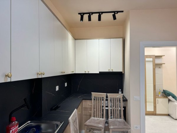 Tirane, jap me qera apartament 2+1 Kati 3, 73 m² 600 € (Rruga e Dibres)