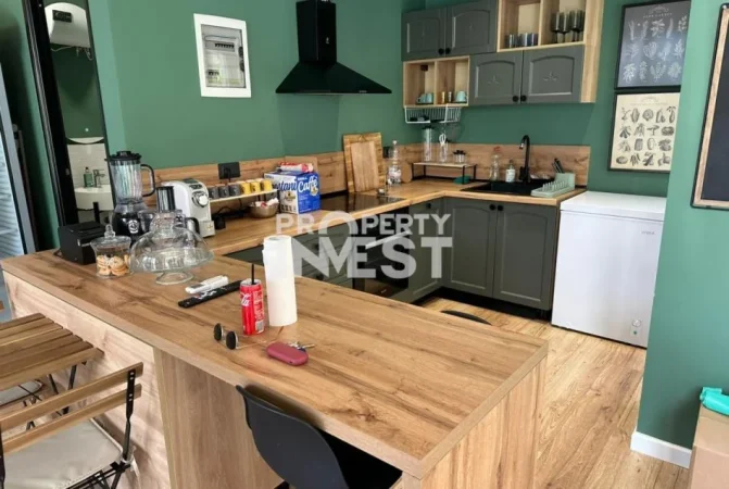 Tirane, jepet me qera bar-resorant Kati 0, 40 m² 700 € (brigada e VIII)