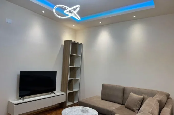 Tirane, jepet me qera apartament 2+1 Kati 3, 74 m² 600 € (SELVIA)