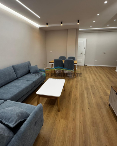 Tirane, shitet apartament 1+1+Ballkon Kati 2, 77 m² 140.000 € (te Leonora)