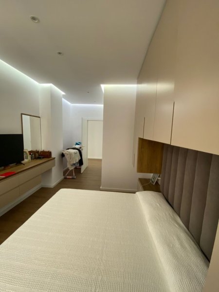 Tirane, shes apartament 3+1+Ballkon , 150 m² 320.000.000 € (Rruga Jordan Misja)