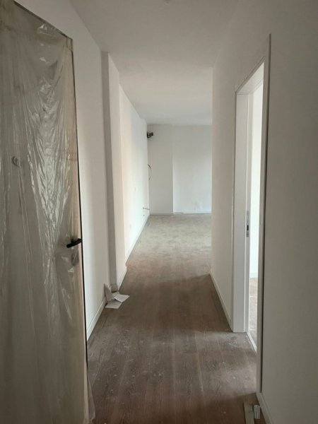 Tirane, jepet me qera zyre Kati 6, 90 m² 1.000 € (MYSLYM SHYRI)