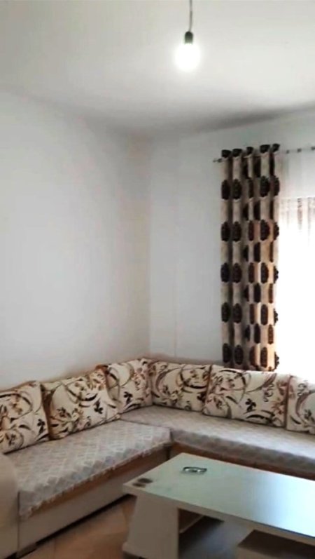 Tirane, jepet me qera Vile 2+1+Ballkon Kati 2, 105 m² 410 € (Rruga Gjon Mili)