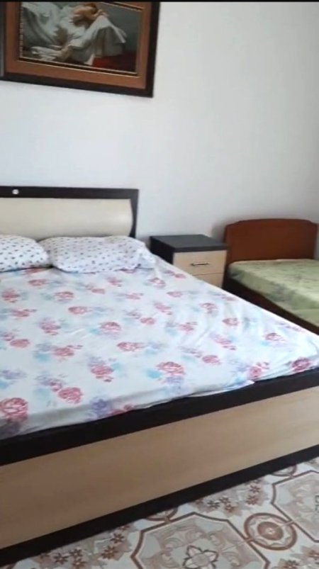 Tirane, jepet me qera Vile 1+1+Aneks+Ballkon Kati 2, 105 m² 410 € (Rruga Gjon Mili)