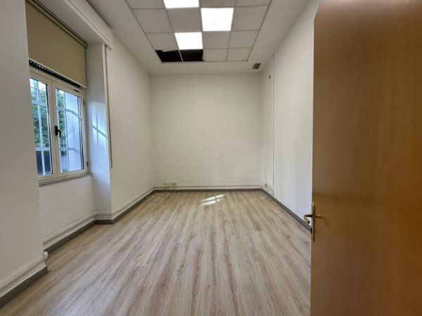 Tirane, jepet me qera zyre Kati 0, 280 m² 6.000 € (Kullat Binjake)