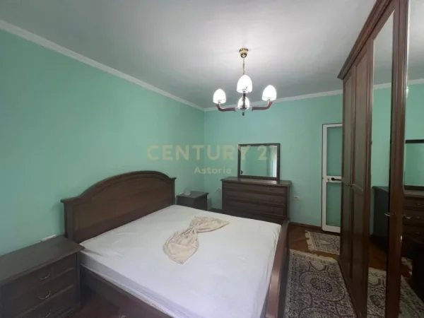 Tirane, jepet me qera apartament 1+1 Kati 3, 58 m² 550 € 
