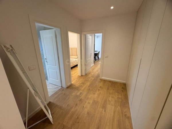 Tirane, jepet me qera apartament 1+1 Kati 7, 62 m² 700 € (RRUGA MINE PEZA)