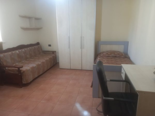 Tirane, jepet me qera apartament 2+1 Kati 3, 81 m² 600 € (Prane Inxhinjerise, ne 21 Dhjetori)