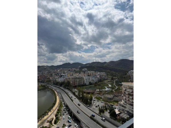 Tirane, jepet me qera ambjent biznesi Kati 15, 233 m² 5.000 € 