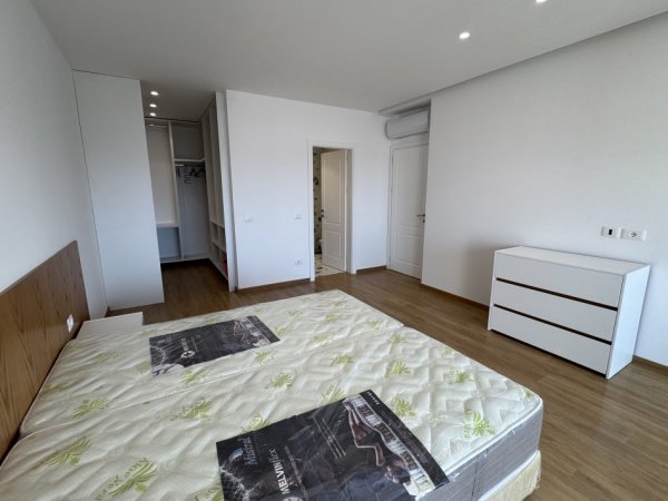 Vlore, jepet me qera apartament 2+1+Ballkon Kati 9, 120 m² 700 €