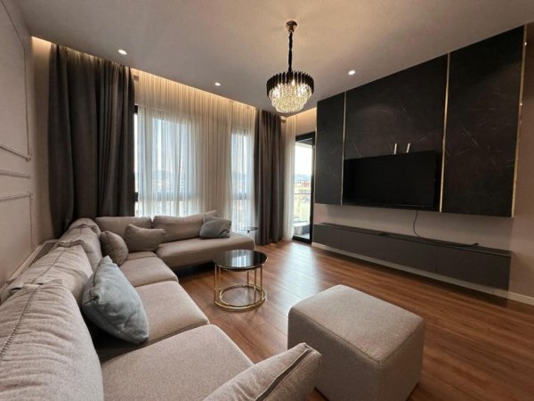 Tirane, jepet me qera apartament 2+1 Kati 10, 125 m² 1.300 € (Square 21)