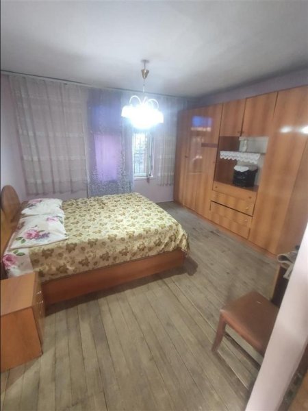 Tirane, jepet me qera apartament 2+1+Ballkon Kati 1, 120 m² 400 € (STACIONI TRENIT)