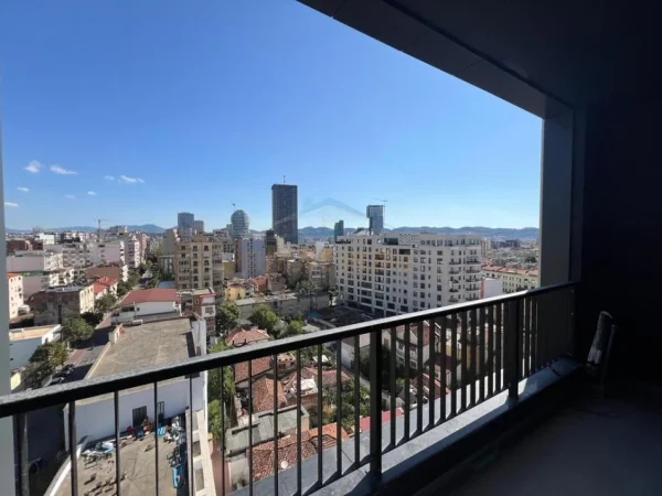 Tirane, jepet me qera apartament 1+1+Ballkon Kati 9, 82 m² 700 € (Rruga e Barrikadave)