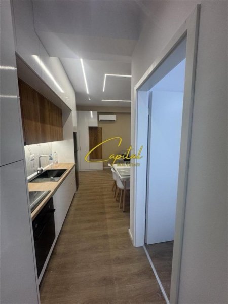Tirane, jepet me qera apartament 1+1 Kati 3, 70 m² 500 € (ALI DEMI)