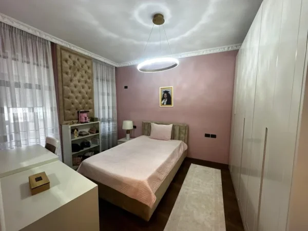 Tirane, shes apartament 3+1+Ballkon Kati 8, 112 m² 168.000 €