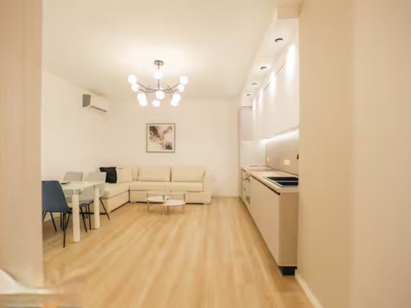 Shqiperi, jepet me qera apartament 2+1 Kati 2, 85 m² 750 € (Sheshi Wilson)