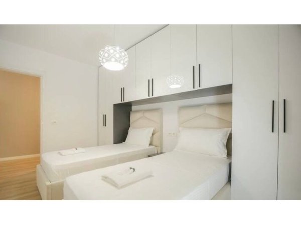 Shqiperi, jepet me qera apartament 2+1 Kati 2, 85 m² 750 € (Sheshi Wilson)