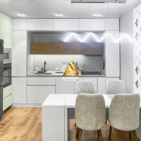 Tirane, jepet me qera apartament 1+1+Ballkon Kati 2, 71 m² 1.100 € (perlat rexhepi)