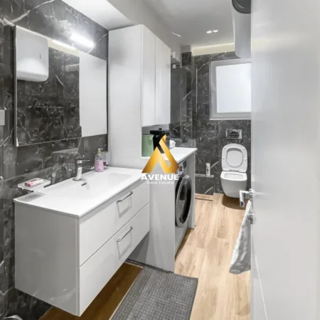 Tirane, jepet me qera apartament 1+1+Ballkon Kati 2, 71 m² 1.100 € (perlat rexhepi)