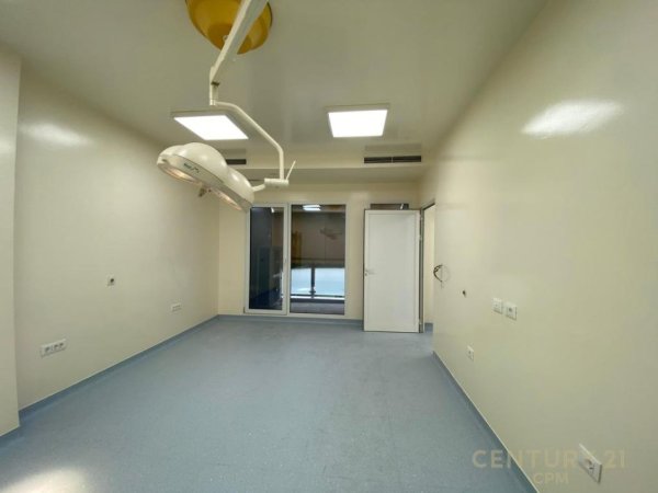 Tirane, jepet me qera ambjent biznesi Kati 1, 150 m² 2.700 € (Kika 2, Komuna e Parisit)