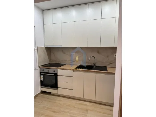 Tirane, jepet me qera apartament 1+1+Ballkon Kati 3, 65 m² 600 €