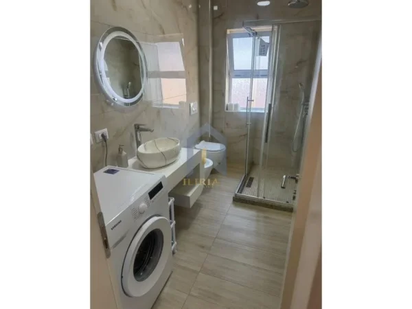 Tirane, jepet me qera apartament 1+1+Ballkon Kati 3, 65 m² 600 €