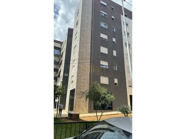 Tirane, shitet , 100 m² 260.000 € (Brryli)