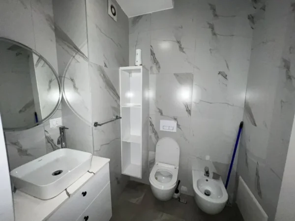 Tirane, shitet apartament 2+1 Kati 2, 88 m²