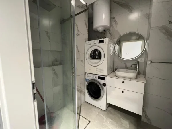 Tirane, shitet apartament 2+1 Kati 2, 88 m²