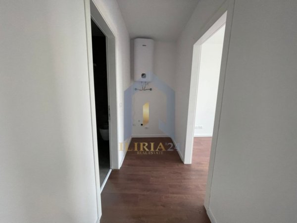 Tirane, jepet me qera apartament 2+1+Ballkon Kati 1, 95 m² 1.300 € 