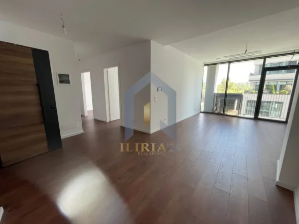 Tirane, jepet me qera apartament 2+1+Ballkon Kati 1, 95 m² 1.300 €