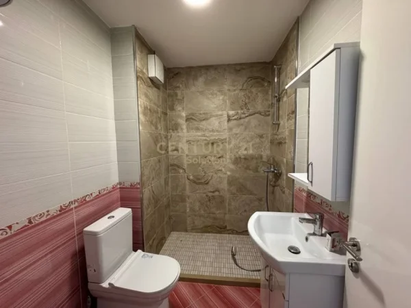 Tirane, jepet me qera apartament 2+1 Kati 4, 103 m² 620 € 