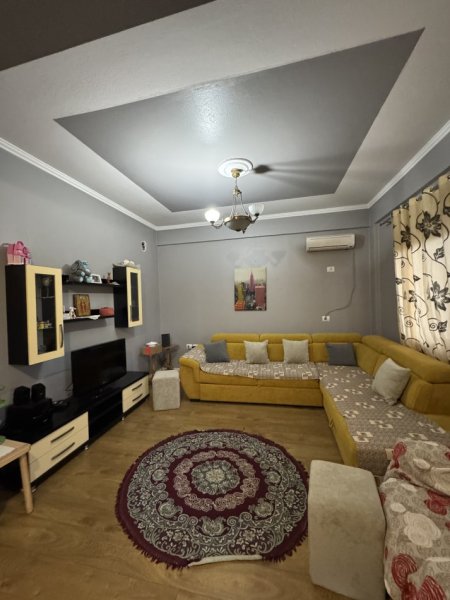 Tirane, jepet me qera apartament 2+1+Ballkon Kati 1, 100 m² 350 € (Sanatorium)